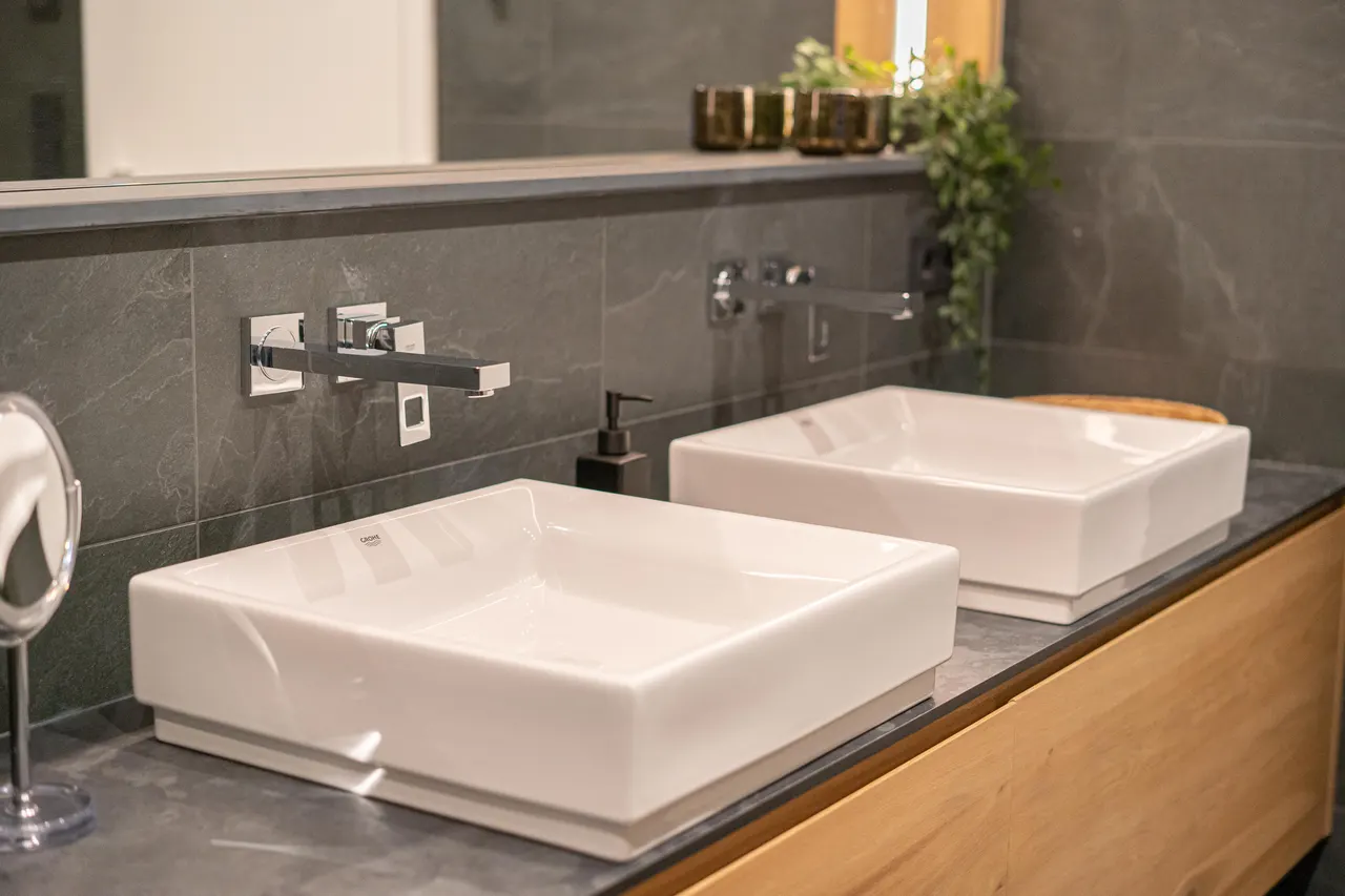 Bathroom in apartment A